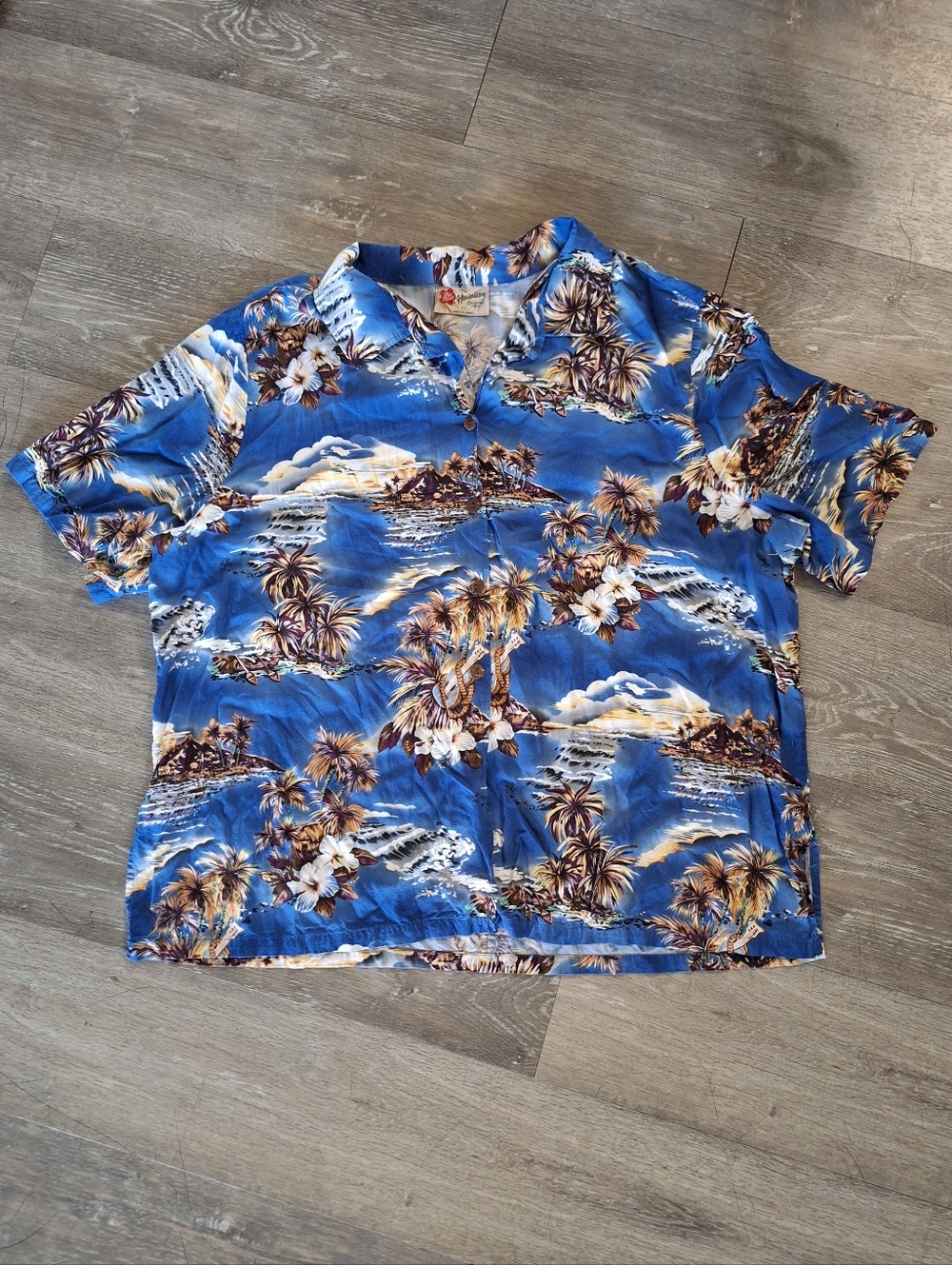 Hilo Hattie Blue Vacation Tropical Palm Original Hawaiian Button-Down Shirt